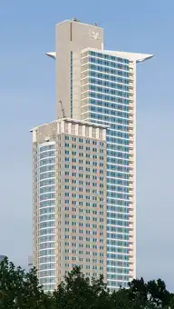 314562
