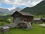 317596