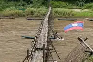 317992