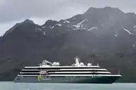 318017