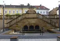 318716