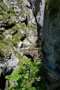 318742