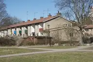 320127