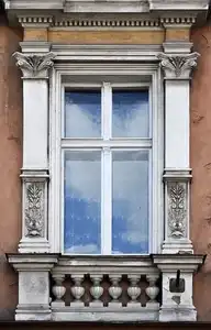 321590