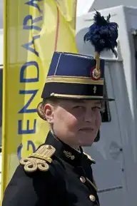 322918