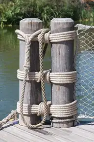 322929
