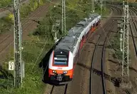 323104