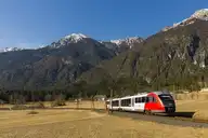 323106