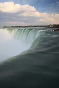 328435