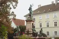 39158
