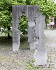 42629