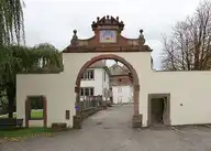 42885