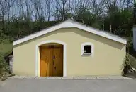 48587