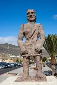 55573