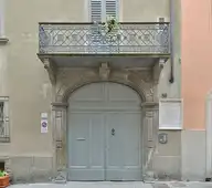 65733