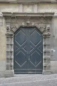 65738