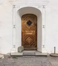 65910