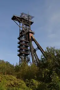 98729